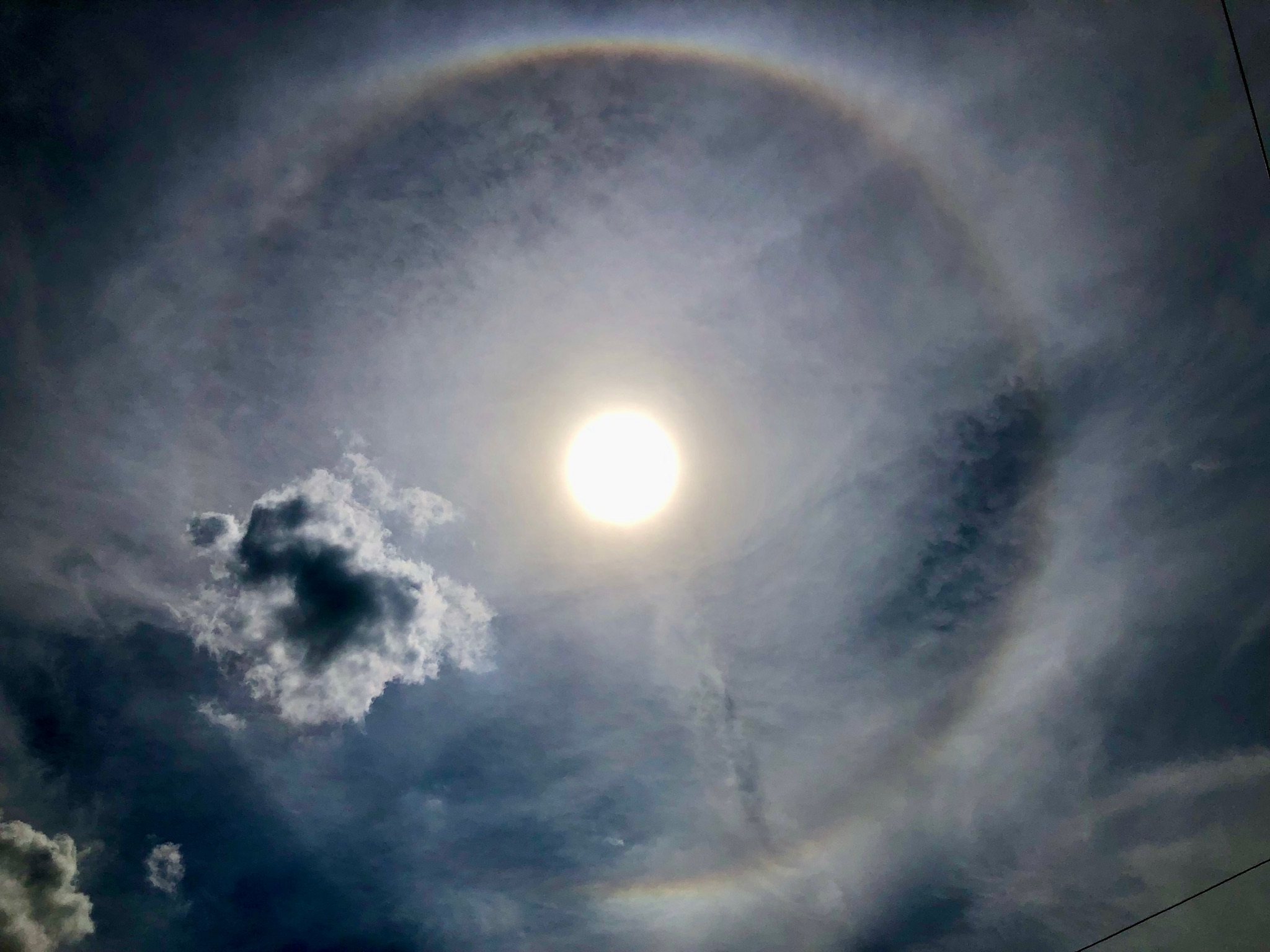 巻層雲と太陽